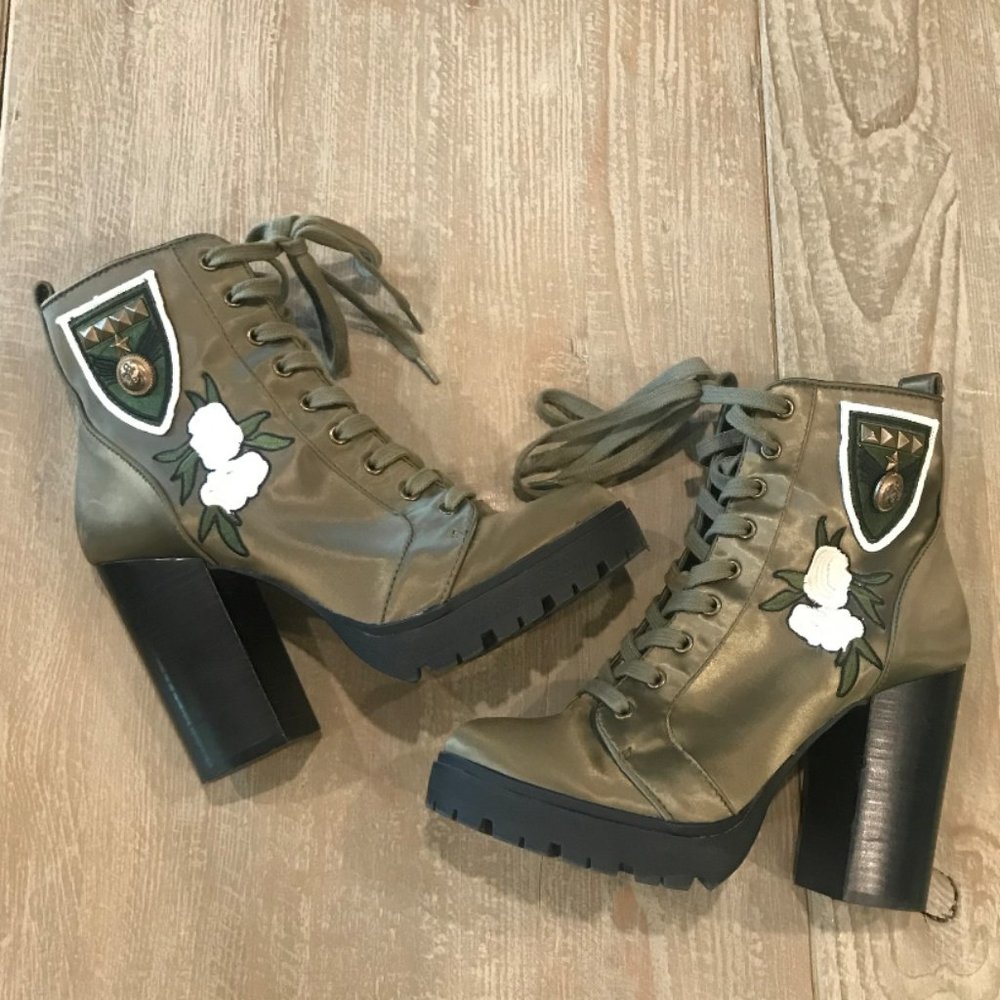 Steve Madden Laurie Combat Boot Size 7.5